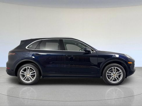 Certified 2023 Porsche Cayenne AWD/4WD image 9
