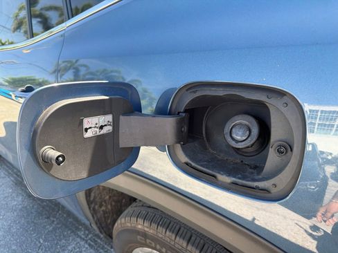 Used 2025 Buick Enclave Preferred w/ Power Package FWD image 22