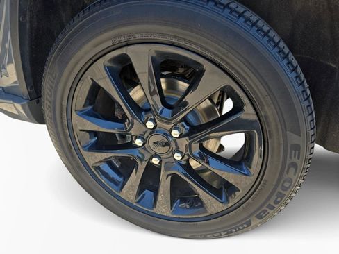 Used 2020 Jeep Grand Cherokee Altitude AWD/4WD image 10
