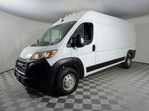 Used 2023 RAM ProMaster 2500 FWD image 3
