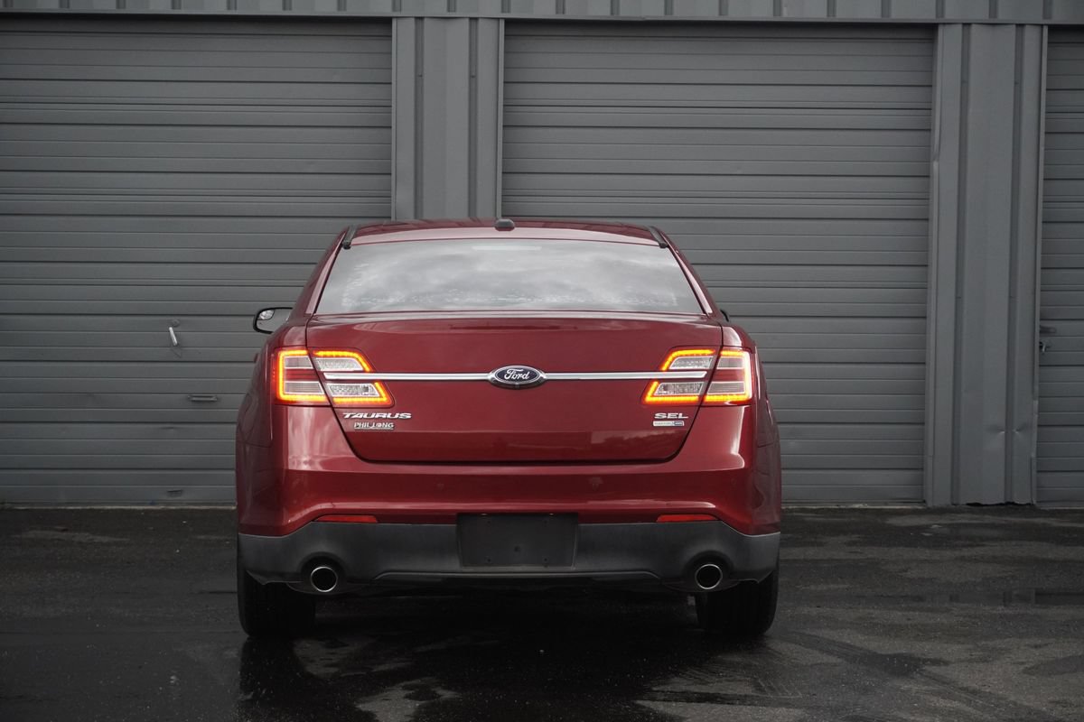 Used 2016 Ford Taurus SEL w/ Equipment Group 201A AWD/4WD image 4