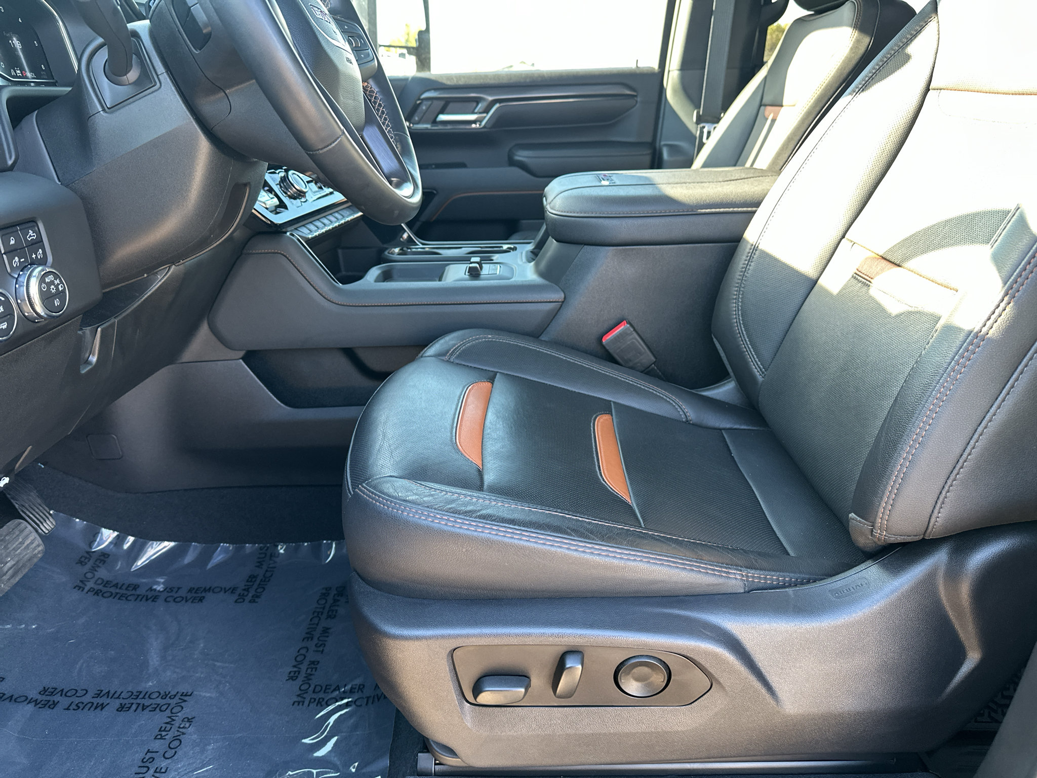 Used 2024 GMC Sierra 2500 AT4 w/ AT4 Premium Plus Package AWD/4WD image 16