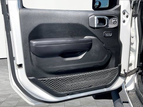 Used 2019 Jeep Wrangler Unlimited Rubicon w/ LED Lighting Group AWD/4WD image 23