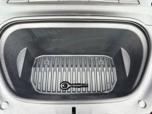 Used 2023 Tesla Model Y Long Range image 26