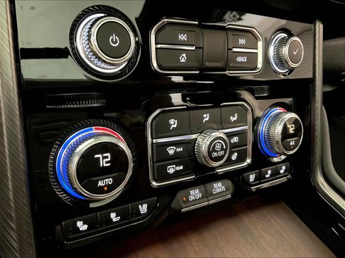 Used 2024 GMC Yukon Denali Ultimate AWD/4WD image 41