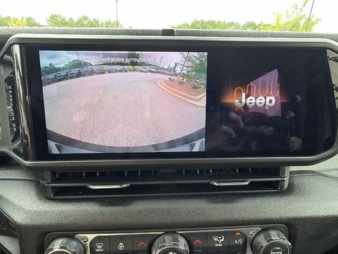 Used 2026 Jeep Wrangler Sport AWD/4WD image 30