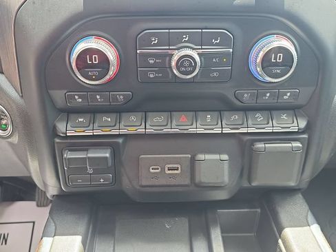Used 2019 GMC Sierra 1500 Denali w/ Driver Alert Package II AWD/4WD image 25