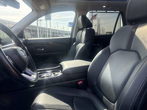 Used 2024 Honda Pilot Touring image 7