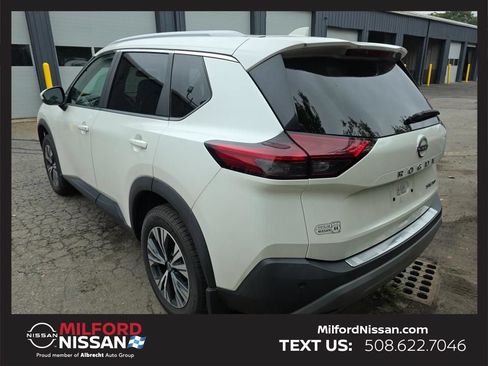 Used 2023 Nissan Rogue SV w/ SV Premium B Package AWD/4WD image 3