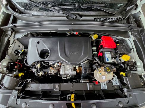 Used 2019 Jeep Renegade Trailhawk image 50