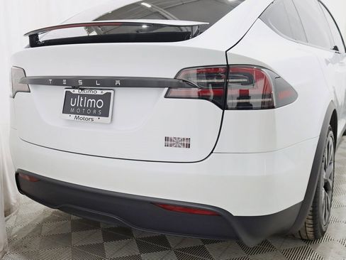 Used 2023 Tesla Model X Plaid image 12
