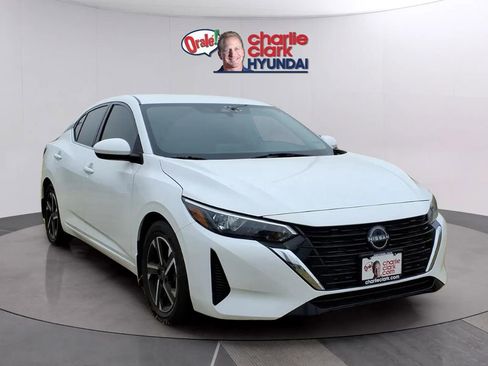 Used 2024 Nissan Sentra SV FWD image 8