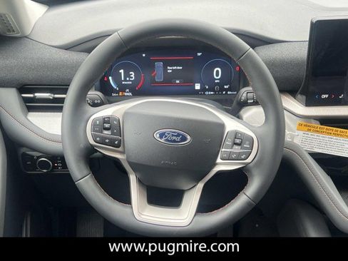 New 2026 Ford Explorer Active RWD image 17