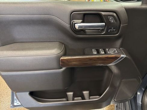 Used 2022 GMC Sierra 1500 SLT w/ X31 Off-Road Package image 10