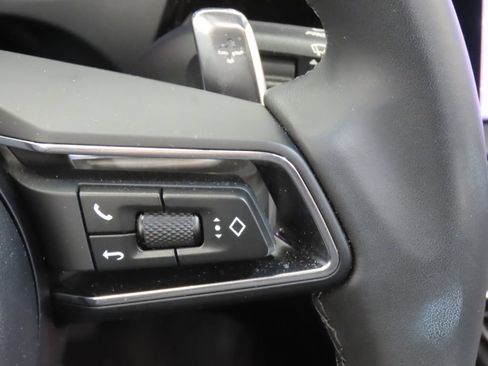 Certified 2026 Porsche Macan AWD/4WD image 21