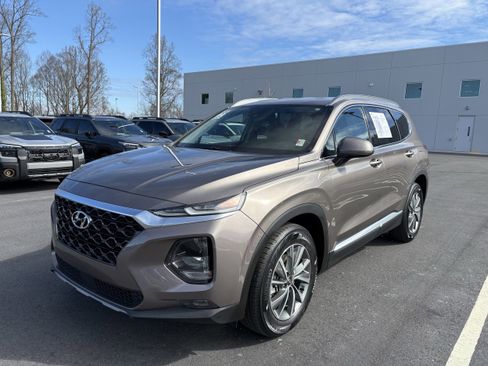 Used 2019 Hyundai Santa Fe SEL image 3