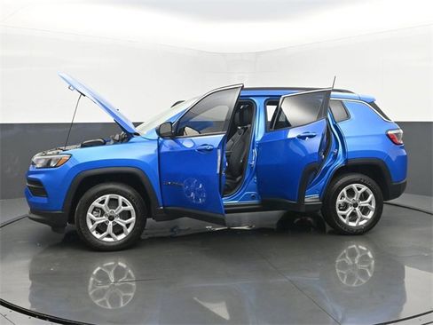 New 2025 Jeep Compass Latitude w/ Sun & Sound Group image 55