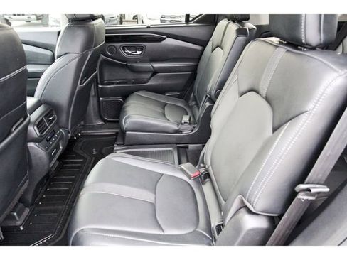 Used 2023 Honda Pilot EX-L image 11