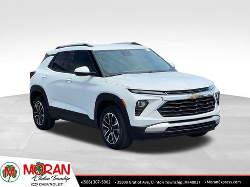 Certified 2024 Chevrolet TrailBlazer LT w/ Driver Confidence Package FWD image 8