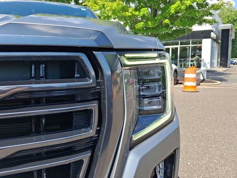 Used 2023 GMC Yukon XL AT4 AWD/4WD image 11