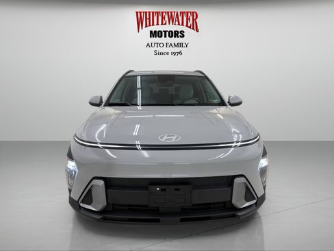 Used 2025 Hyundai Kona SEL image 6