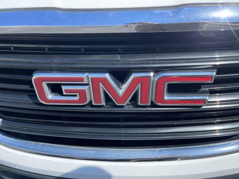 Used 2021 GMC Terrain SLE w/ Driver Convenience Package AWD/4WD image 29
