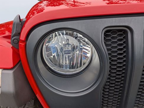 Used 2023 Jeep Wrangler Rubicon image 9