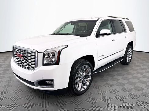 Used 2018 GMC Yukon Denali w/ Open Road Package AWD/4WD image 3