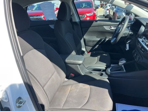 Used 2023 Kia Forte LXS w/ LXS Technology Package image 15