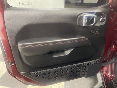 Used 2021 Jeep Gladiator Rubicon image 10