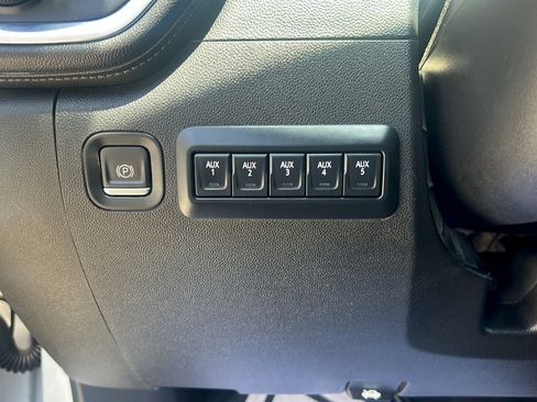 Used 2023 Chevrolet Silverado 3500 LT w/ Convenience Package AWD/4WD image 18