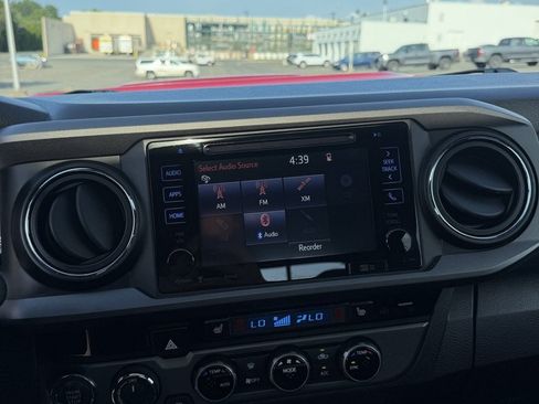 Used 2017 Toyota Tacoma TRD Sport w/ Premium & Technology Package AWD/4WD image 21