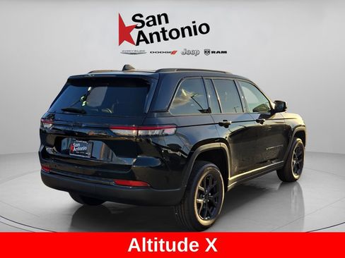 New 2025 Jeep Grand Cherokee Altitude RWD image 8
