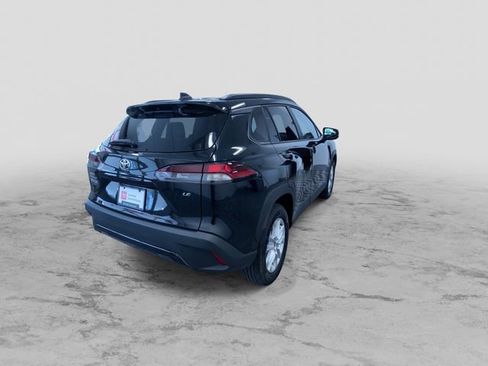 Certified 2026 Toyota Corolla Cross LE FWD image 9