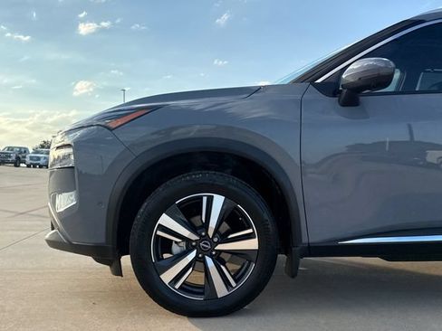 Used 2023 Nissan Rogue SL w/ SL Premium Package FWD image 5