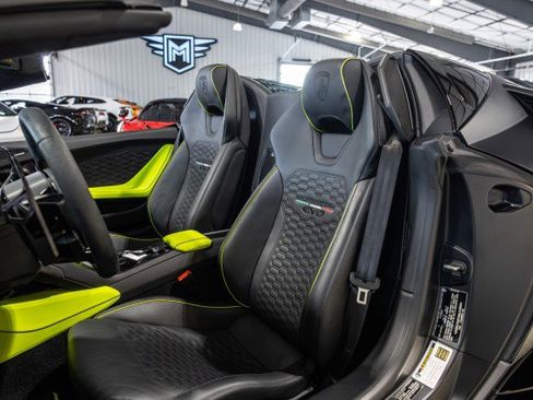 Used 2022 Lamborghini Huracan EVO RWD image 34