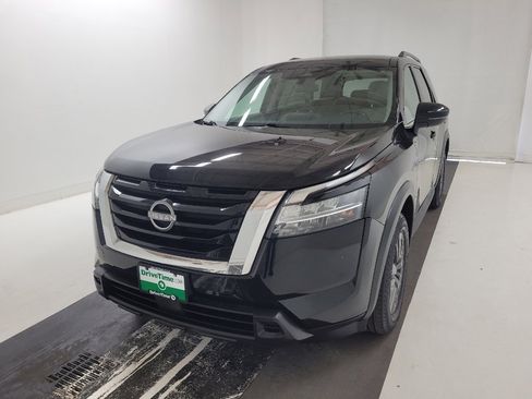 Used 2022 Nissan Pathfinder SV image 15