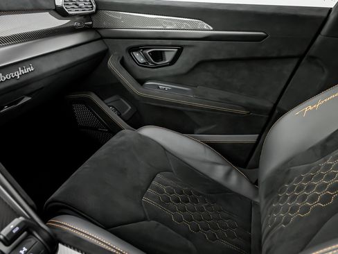 Used 2023 Lamborghini Urus Performante image 45