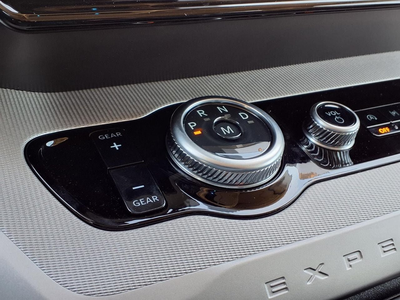 New 2027 Ford Expedition Max Active RWD image 13