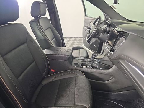 Used 2022 Chevrolet Traverse Premier w/ Redline Edition AWD/4WD image 43