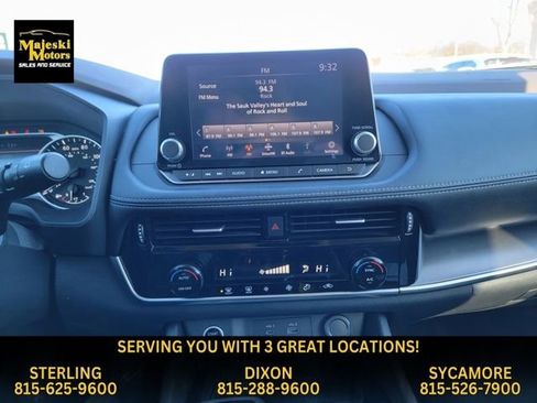 Used 2022 Nissan Rogue SV image 15