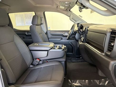 Certified 2024 Chevrolet Silverado 1500 LT w/ Convenience Package II AWD/4WD image 18