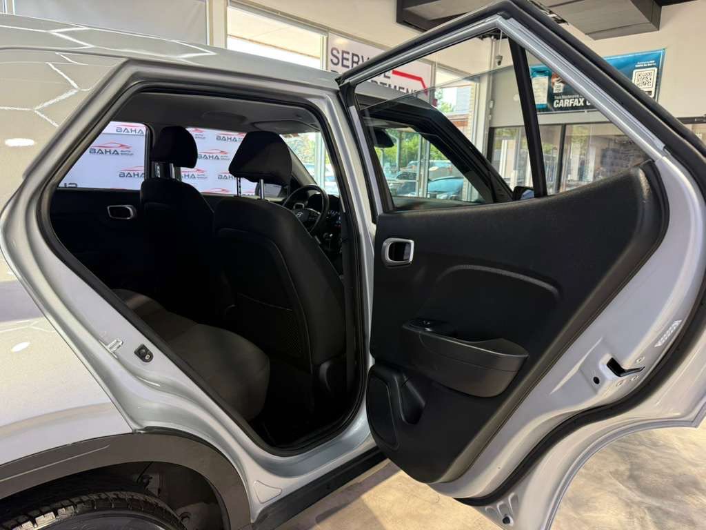 Used 2021 Hyundai Venue SE FWD image 41