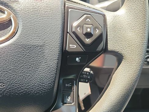 Used 2018 Toyota Tacoma SR w/ SR Convenience Package RWD image 10