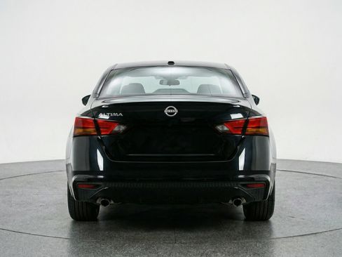 Used 2025 Nissan Altima 2.5 SV image 7