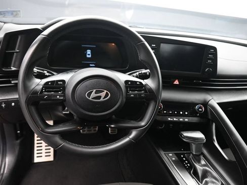 Used 2025 Hyundai Elantra Sport FWD image 14