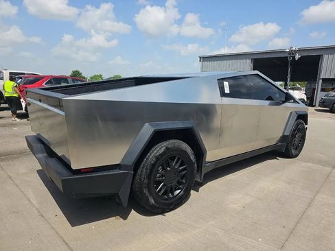 Used 2025 Tesla Cybertruck AWD Crew Cab image 3