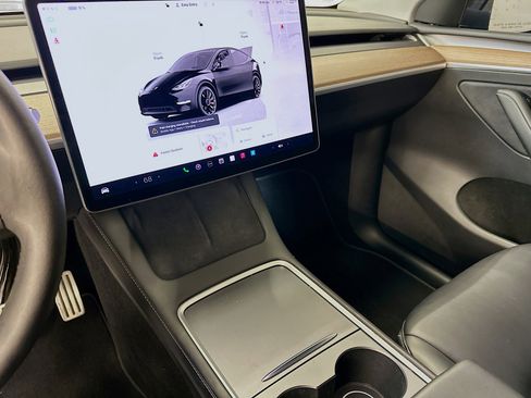 Used 2023 Tesla Model Y Performance image 25