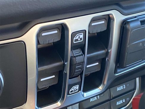 New 2025 Jeep Gladiator Rubicon image 21