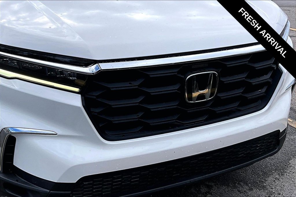 Used 2023 Honda Pilot LX image 32